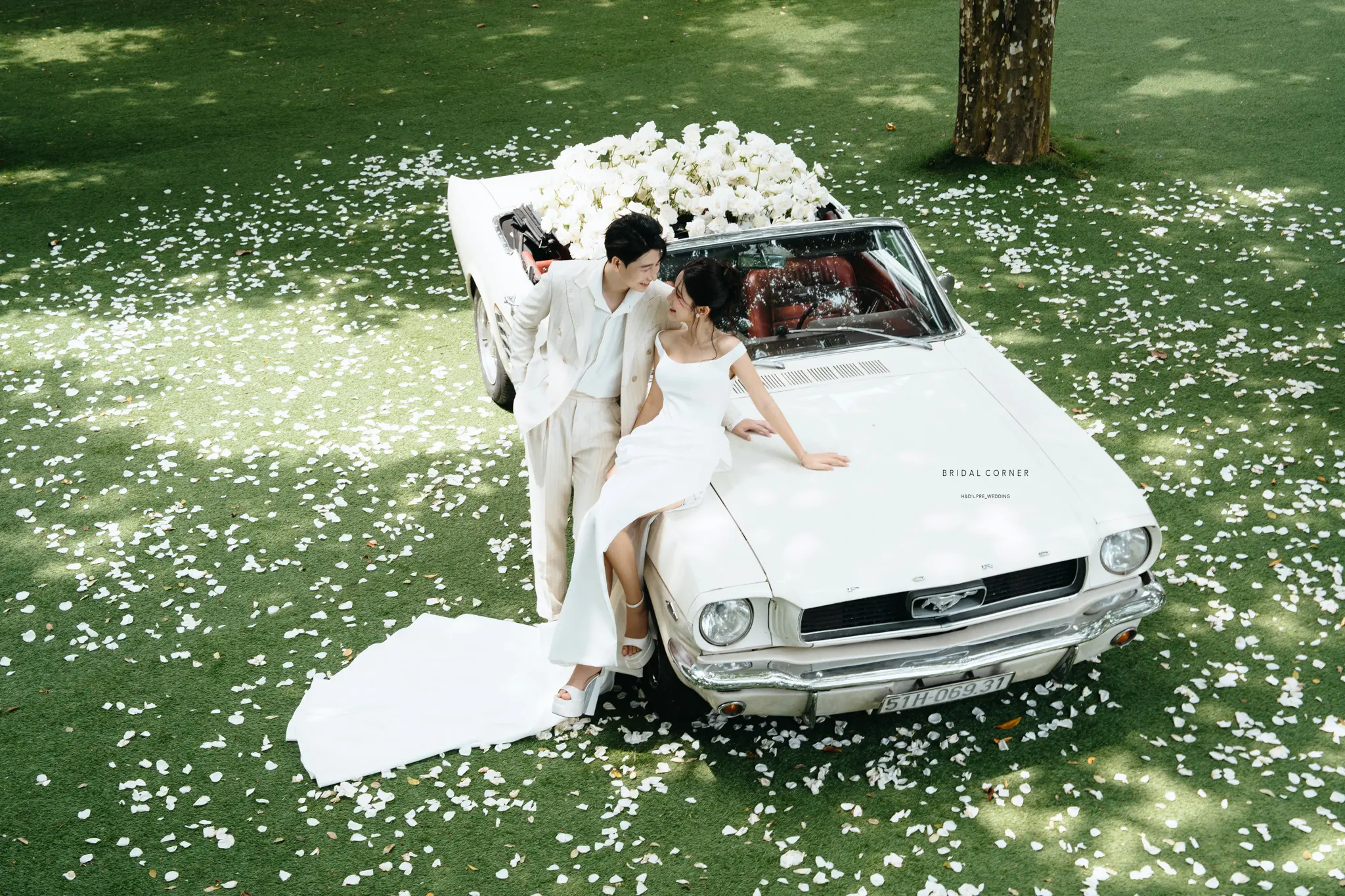 Chụp ảnh cưới Studio hay ngoại cảnh thì mới đẹp?