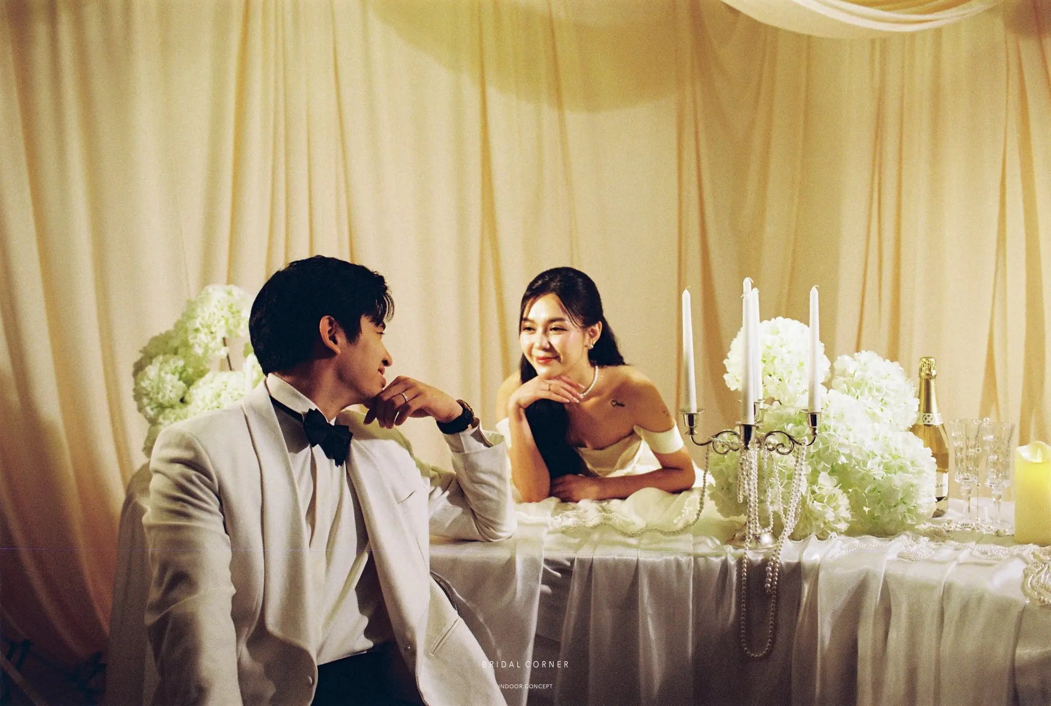 Top các concept ảnh cưới studio mà bạn phải thử